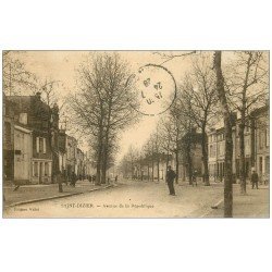 carte postale ancienne 52 SAINT-DIZIER. Avenue de la République 1928
