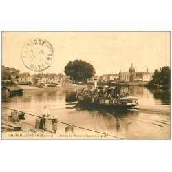 carte postale ancienne 53 CHATEAU-GONTIER. arrivée Bateau à Vapeur d'Angers 1924