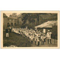 53 SAINT-FRAIMBAULT-DE-PRIERES. Fanfare Petits Orphelins de Saint-Georges-de-Lisle défilé