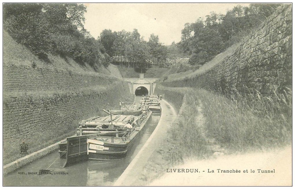 54 LIVERDUN. La Tranchée et Péniches sortie du Tunnel (Narval)