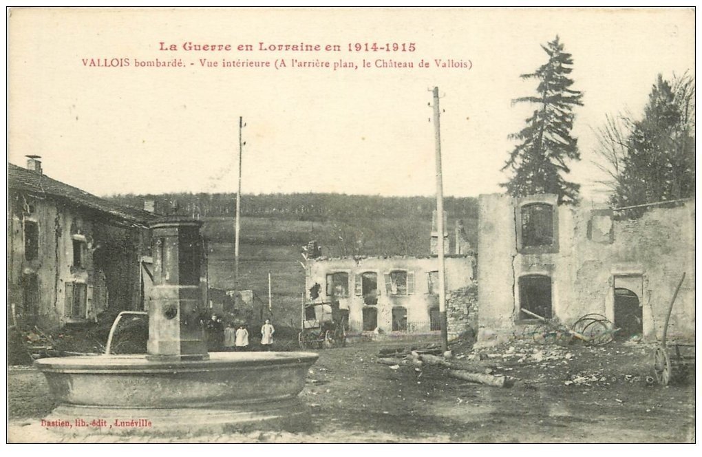 carte postale ancienne 54 VALLOIS. Fontaine et Château 1915