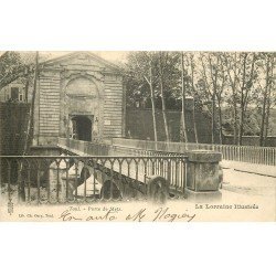 carte postale ancienne 54 TOUL. La Porte de Metz 1903