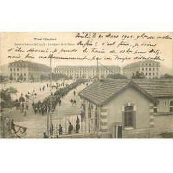 carte postale ancienne 54 TOUL. Caserne Lamarche départ de la Classe 1904 timbre absent