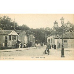 carte postale ancienne 54 TOUL. Porte de France kiosque journaux et Cartes Postales