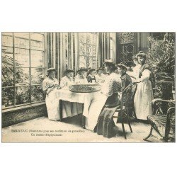 carte postale ancienne 55 BAR-LE-DUC. Atelier d'épépineuses pour confitures de groseilles 1916. Vieux Métiers