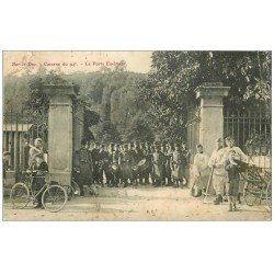 carte postale ancienne 55 BAR-LE-DUC. Porte Exelmans Caserne du 94° Fanfare Musique 1909