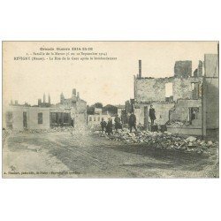 carte postale ancienne 55 REVIGNY. Rue de la Gare 1916 animée