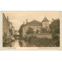 carte postale ancienne 55 VAUCOULEURS. Quai des Moulins animé