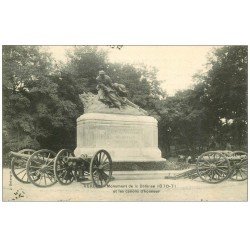 carte postale ancienne 55 VERDUN. Monument Défense et Canons 1910