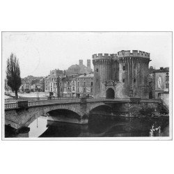 carte postale ancienne 55 VERDUN. Pont et Porte Chaussée 1945 carte photo