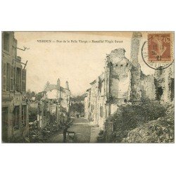 carte postale ancienne 55 VERDUN. Rue Belle Vierge bombardée. Guerre 1914-18