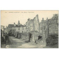 carte postale ancienne 55 VERDUN. Rue Mazel 2512. Guerre 1914-18