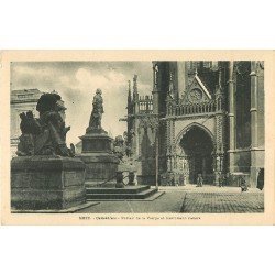 carte postale ancienne 57 METZ. Cathédrale Portail de la Vierge et Monument Fabert