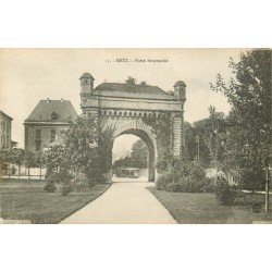 carte postale ancienne 57 METZ. La Porte Serpentoise 1918 Tramway