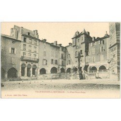 carte postale ancienne 12 VILLEFRANCHE-DE-ROUERGUE. Place Notre-Dame avec Boucherie