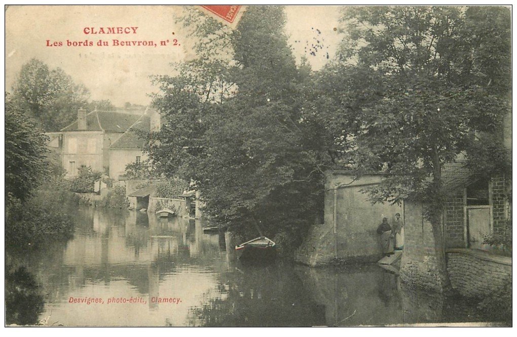 carte postale ancienne 58 CLAMECY. Femmes sur Bords du Beuvron 1908