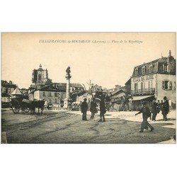 carte postale ancienne 12 VILLEFRANCHE-DE-ROUERGUE. Place République 1919