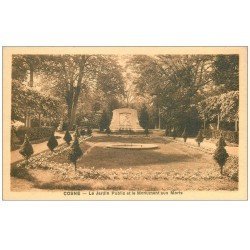 carte postale ancienne 58 COSNE-SUR-LOIRE. Monument aux Morts Jardin Public
