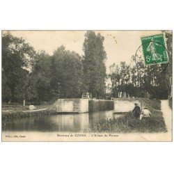 carte postale ancienne 58 ECLUSE DU PEZEAU. Pêcheurs 1913