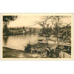carte postale ancienne 58 LAC DES SETTONS. Digue et Embarcadère