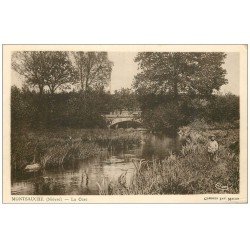 carte postale ancienne 58 MONTSAUCHE. La Cure avec Enfant