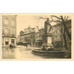 carte postale ancienne 13 AIX-EN-PROVENCE. Fontaine et Statue du Roi René
