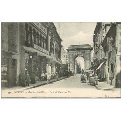 carte postale ancienne 58 NEVERS. Rue des Ardillières et Porte de Paris 1915. Affiche Dubonnet