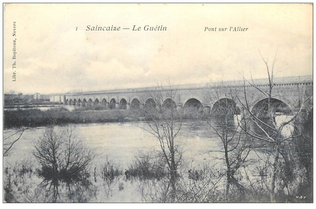 carte postale ancienne 58 SAINCAIZE. Le Guétin. Pont sur l'Allier