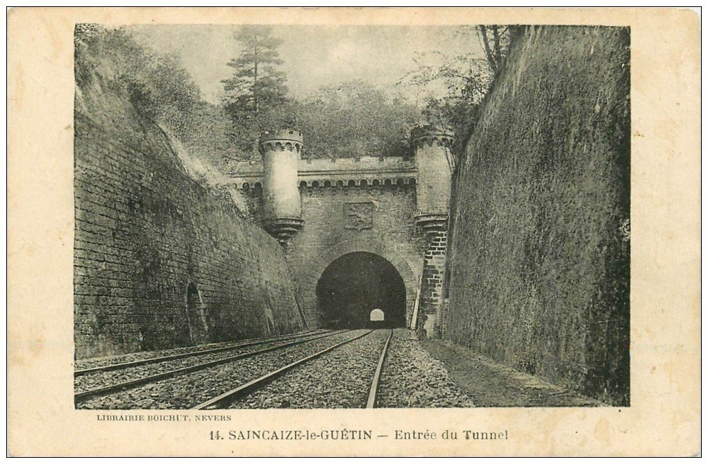 carte postale ancienne 58 SAINCAIZE-LE-GUETIN. Entrée du Tunnel ligne du Chemin de Fer