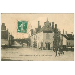 carte postale ancienne 58 SAINT-AMAND-EN-PUISAYE.Le Faubourg 1908