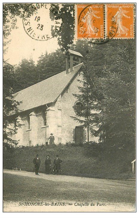 carte postale ancienne 58 SAINT-HONORE-LES-BAINS. Chapelle du Parc 1923 animation