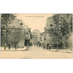 carte postale ancienne 13 ARLES. Entrée de la Ville