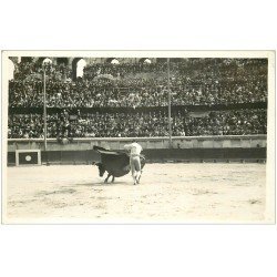 carte postale ancienne 13 ARLES. Photo Cpa. La Corrida. Taureau