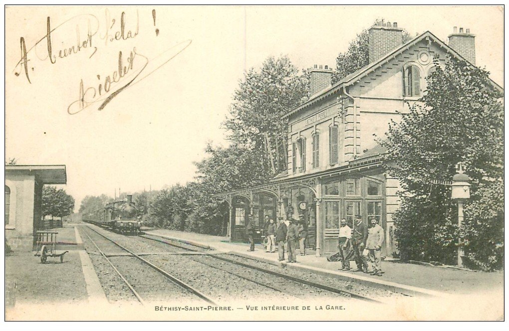 carte postale ancienne 60 BETHISY-SAINT-PIERRE. La Gare avec Locomotive et Train 1904