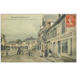 carte postale ancienne 60 BRETEUIL. Manufacture de Chandelles Rue République et Place Marché aux Herbes 1914. Carte toilée