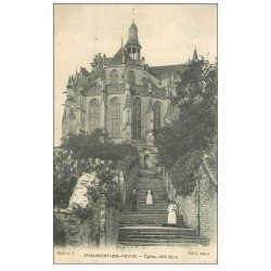 carte postale ancienne 60 CHAUMONT-EN-VEXIN. Marches de l'Eglise 1906 belle animation