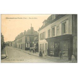 carte postale ancienne 60 CHAUMONT-EN-VEXIN. Rue de Méru magasin de Naphta et Cheval