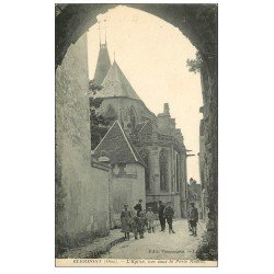 carte postale ancienne 60 CLERMONT. L'Eglise vue sous la Porte