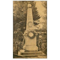 carte postale ancienne 60 FORMERIE. Monument "" A nos Frères d'Armes "" carte photo