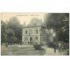 carte postale ancienne 60 LIANCOURT. Hôtel de Ville avec Jardinier