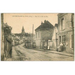 carte postale ancienne 60 NOTRE-DAME DU THIL. Animation rue de la Mie au Roy