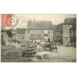 carte postale ancienne 60 RETHONDES. La Ferme du Prieuré 1906. Grosse animation