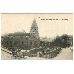 carte postale ancienne 60 SONGEONS. Eglise et Rue de la Gare. Attelage livraison de lait