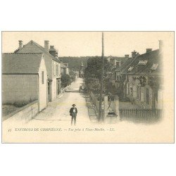 carte postale ancienne 60 VIEUX-MOULIN. Rue Saint-Jean vers 1900