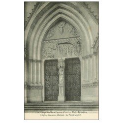 carte postale ancienne 61 LA CHAPELLE-MONTLIGEON. L'Eglise Portail