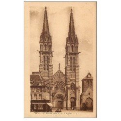 carte postale ancienne 61 LA FERTE-MACE. Eglise et Café