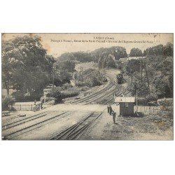 carte postale ancienne 61 LAIGLE L'AIGLE. Passage à niveau Route Ferté-Fresnel. L'Express de Granville 1925