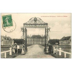 carte postale ancienne 61 LE HARAS DU PIN. Entrée du Château 1913