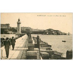 carte postale ancienne 13 MARSEILLE. Jetée et Phare Sainte-Marie 1922 (pli coin droit)...