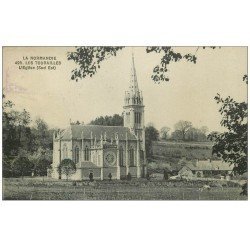 carte postale ancienne 61 LES TOURAILLES. L'Eglise et Vaches